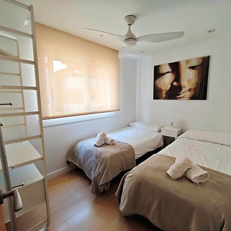Apartamento Playa Con Piscina Parking Y 2 Habitac カステルデフェルス エクステリア 写真